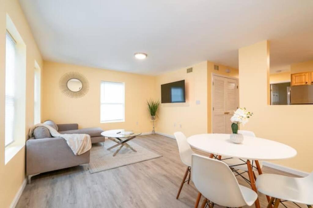 Gorgeous Waterfront 2 Bedroom 1 Bath Modern Home. 纽黑文 外观 照片