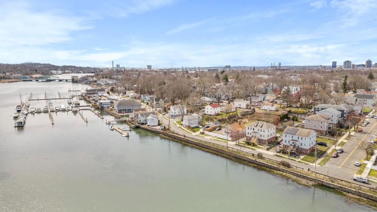 Gorgeous Waterfront 2 Bedroom 1 Bath Modern Home. 纽黑文 外观 照片